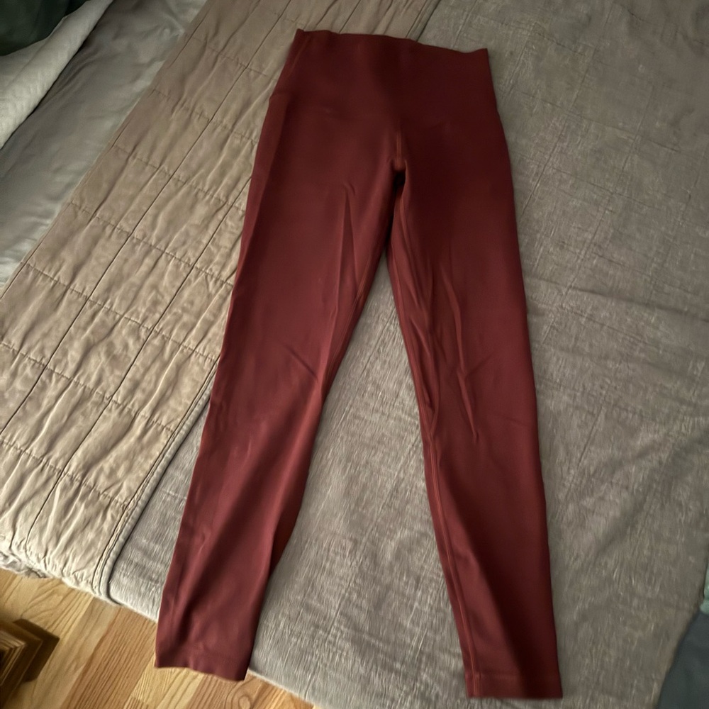 EUC Lululemon Align 25”